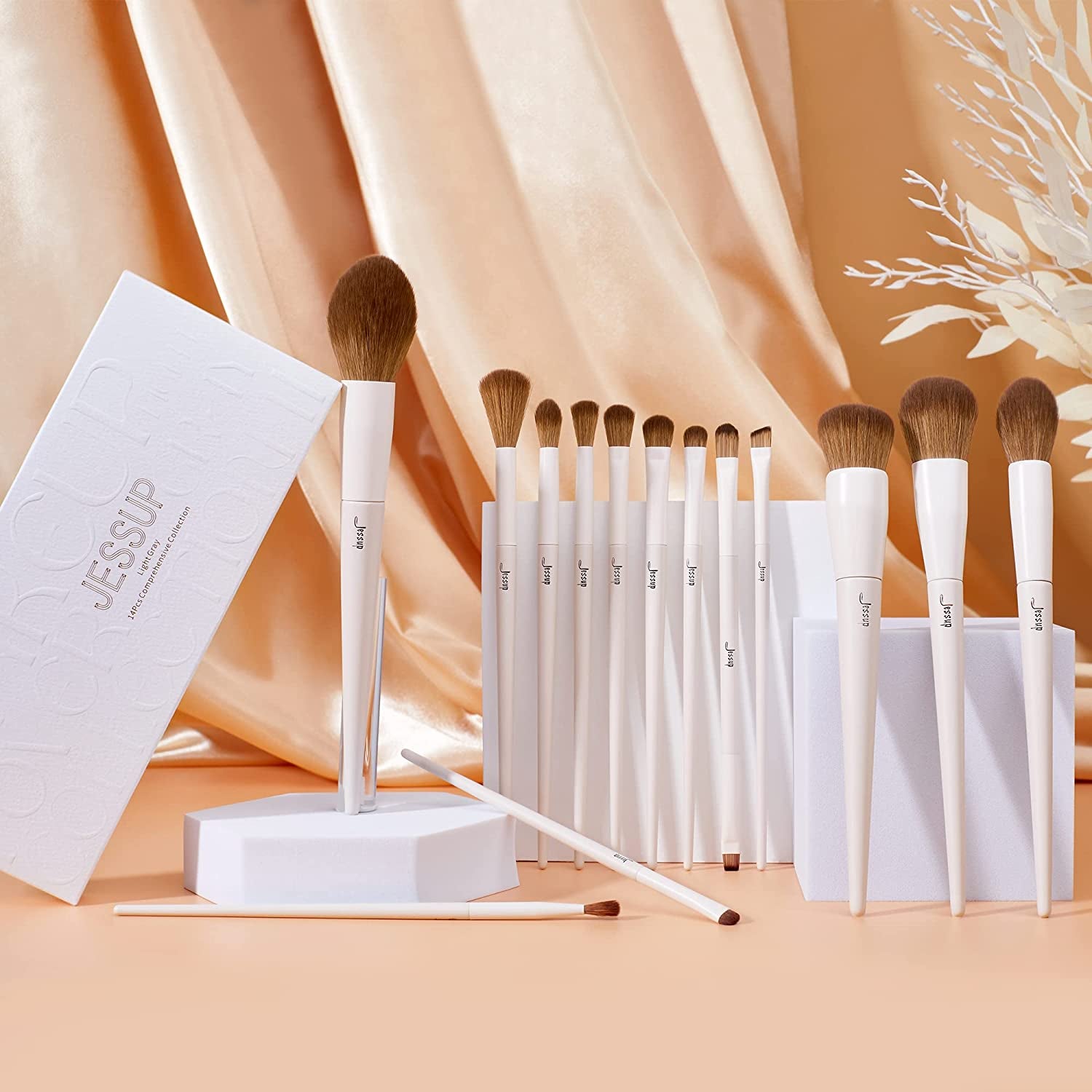 Makeup Brushes 14Pcs Make up Brushes Premium Synthetic Makeup Brush Set for Contour Concealer Foundation Eye Shadow Blending Liner Powder Blush Light Grey T329